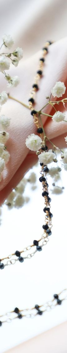 Sans titre 1532 Votre agence de communication familiale & engagée Kezacréation Votre marque porte votre mission, votre histoire. Elle crée du lien. Pour attirer vos clients de cœur, elle doit être visible. Mais pas à n’importe quel prix. Être reconnue, oui. Mais le branding sans âme, non merci. Chez KezaCréation, nous plantons les graines d’une identité durable pour les marques ambitieuses. Celles qu’on reconnaît. Celles qu’on ressent.