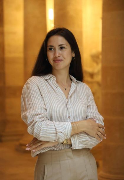 FV 6129 scaled 3bb9e399 Votre agence de communication familiale & engagée Kezacréation Votre marque porte votre mission, votre histoire. Elle crée du lien. Pour attirer vos clients de cœur, elle doit être visible. Mais pas à n’importe quel prix. Être reconnue, oui. Mais le branding sans âme, non merci. Chez KezaCréation, nous plantons les graines d’une identité durable pour les marques ambitieuses. Celles qu’on reconnaît. Celles qu’on ressent.