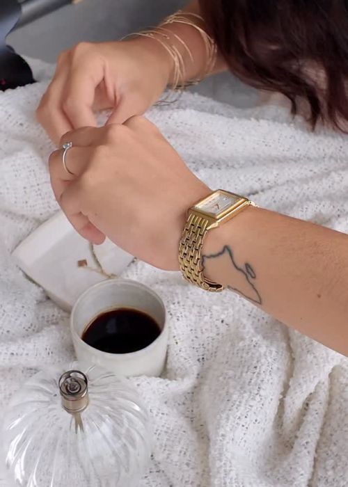 ig media video 17972116064977376 5d1353b5 Votre agence de communication familiale & engagée Kezacréation Votre marque porte votre mission, votre histoire. Elle crée du lien. Pour attirer vos clients de cœur, elle doit être visible. Mais pas à n’importe quel prix. Être reconnue, oui. Mais le branding sans âme, non merci. Chez KezaCréation, nous plantons les graines d’une identité durable pour les marques ambitieuses. Celles qu’on reconnaît. Celles qu’on ressent.