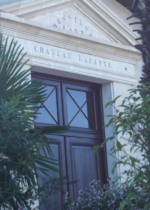 ig media video 18122186761460335 750d3d54 Votre agence de communication familiale & engagée Kezacréation Votre marque porte votre mission, votre histoire. Elle crée du lien. Pour attirer vos clients de cœur, elle doit être visible. Mais pas à n’importe quel prix. Être reconnue, oui. Mais le branding sans âme, non merci. Chez KezaCréation, nous plantons les graines d’une identité durable pour les marques ambitieuses. Celles qu’on reconnaît. Celles qu’on ressent.