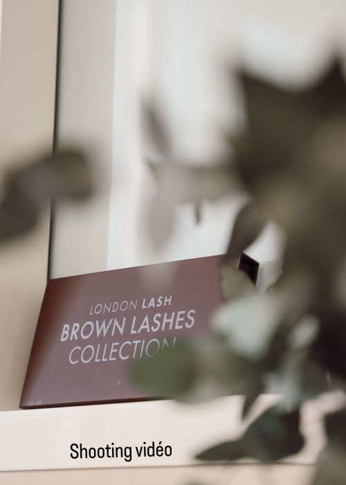 ig media video 18208261138324208 8a8fc8c8 Votre agence de communication familiale & engagée Kezacréation Votre marque porte votre mission, votre histoire. Elle crée du lien. Pour attirer vos clients de cœur, elle doit être visible. Mais pas à n’importe quel prix. Être reconnue, oui. Mais le branding sans âme, non merci. Chez KezaCréation, nous plantons les graines d’une identité durable pour les marques ambitieuses. Celles qu’on reconnaît. Celles qu’on ressent.